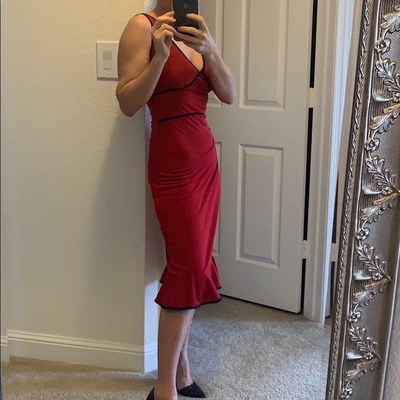 Red and black dress - Picture 3 of 16